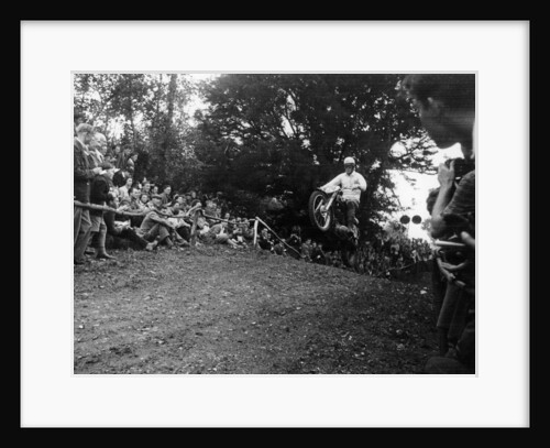 Brian Stonebridge riding a 498 Matchless at Brands Hatch by Anonymous