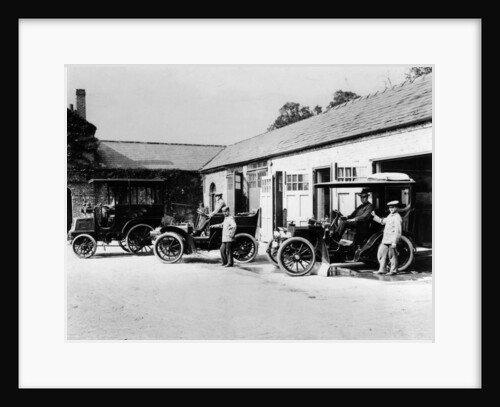 Cars parked at Lord Northcliffe's stable by Unknown