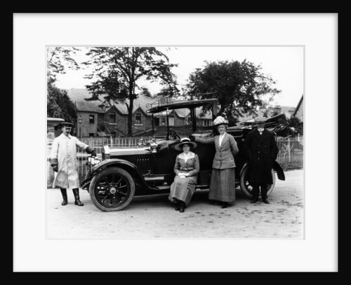 People with a 1914 Singer by Unknown