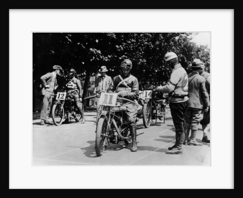 Alec Bennett on a Norton bike, in the Senior TT by Anonymous