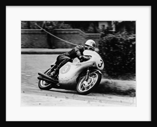 Bob McIntyre on a Honda, racing in the Isle of Man Junior TT, 1961 by Unknown