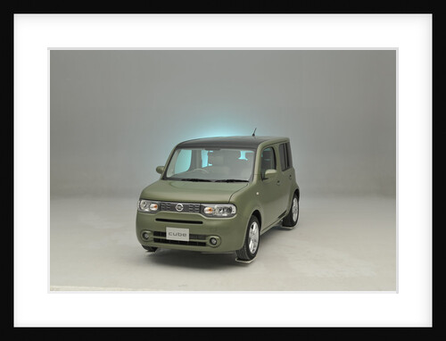 Nissan Cube 2008 by Simon Clay