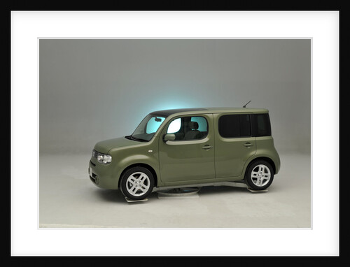 Nissan Cube 2008 by Simon Clay