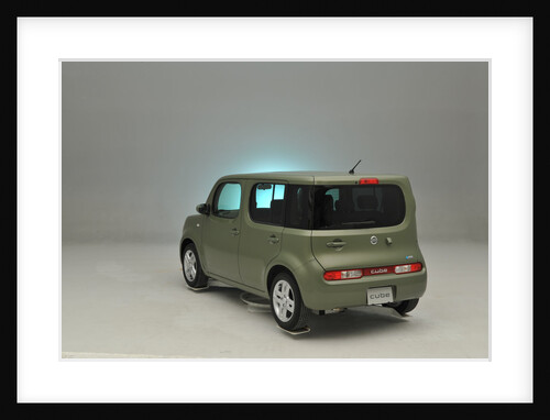 Nissan Cube 2008 by Simon Clay