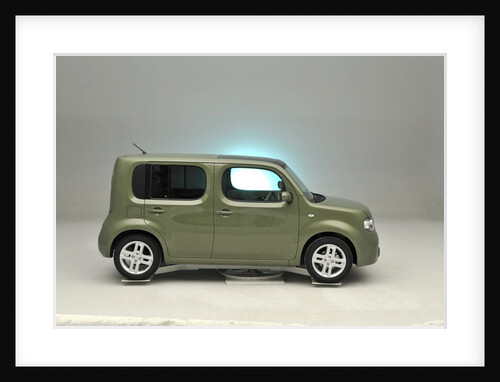 Nissan Cube 2008 by Simon Clay