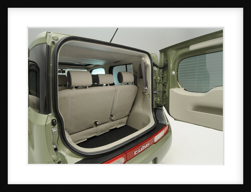 Nissan Cube 2008 by Simon Clay