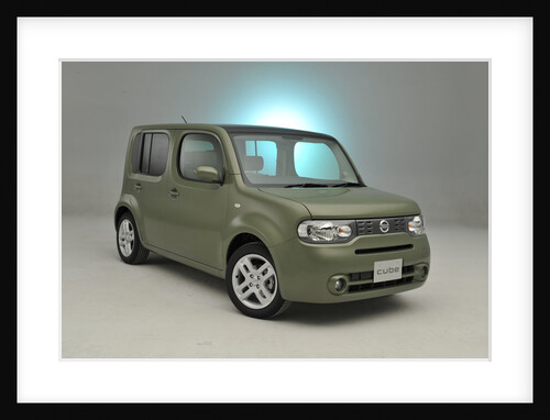 Nissan Cube 2008 by Simon Clay