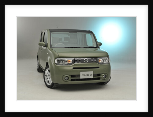 Nissan Cube 2008 by Simon Clay