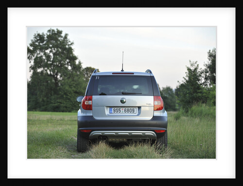 Skoda Yeti 2009 by Simon Clay