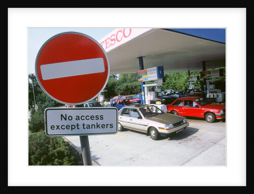 Fuel crisis 2000. Queues for petrol by Unknown