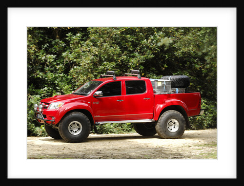 2007 Toyota HiLux Arctic Explorer by Unknown
