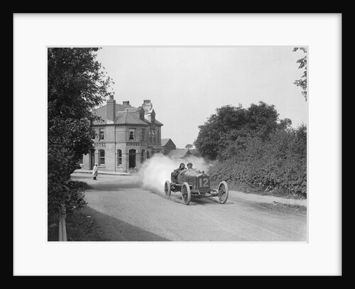 Leon Molon's Minerva passing the Ginger Hall Hotel, Sulby, during the RAC Isle of Man TT race, 1914 by Bill Brunell