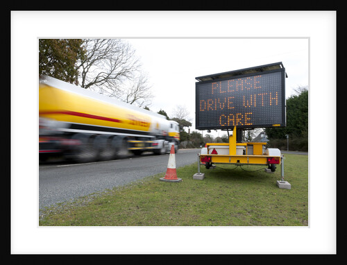 Mobile road matrix sign by Anonymous