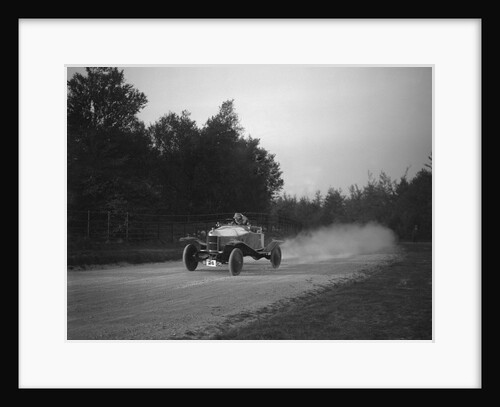 Sports-bodied Morris 2-seater fitted with wheel discs by Bill Brunell