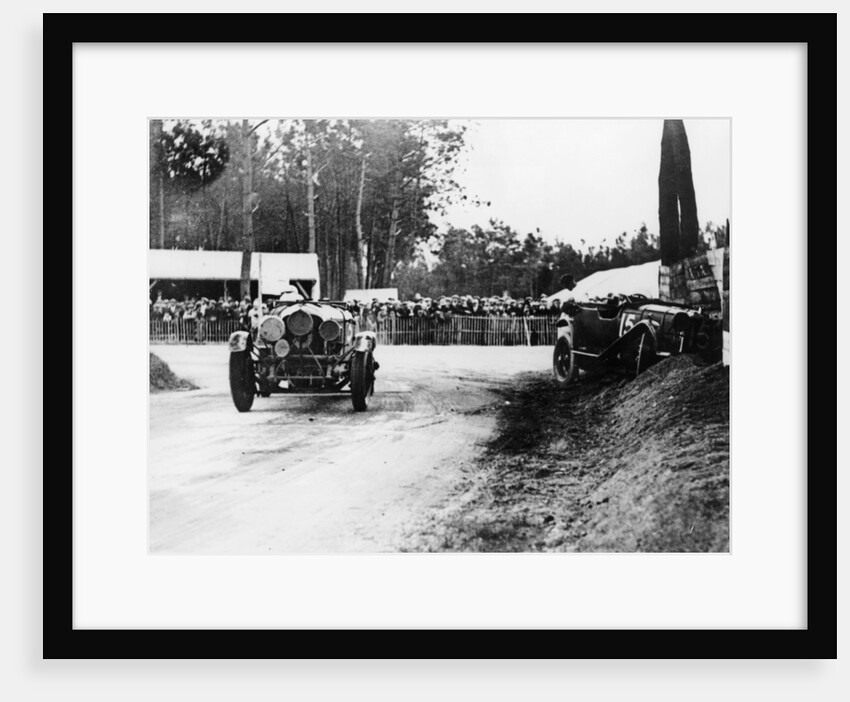Bentley passing crashed Lagonda, Le Mans 24 Hours, 1928 by Unknown