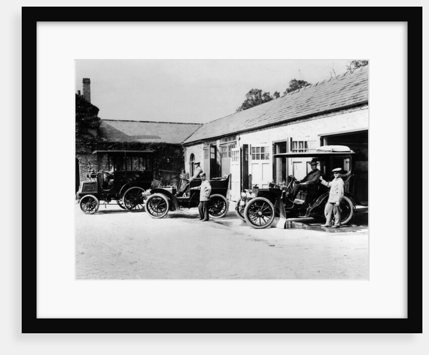 Cars parked at Lord Northcliffe's stable by Unknown