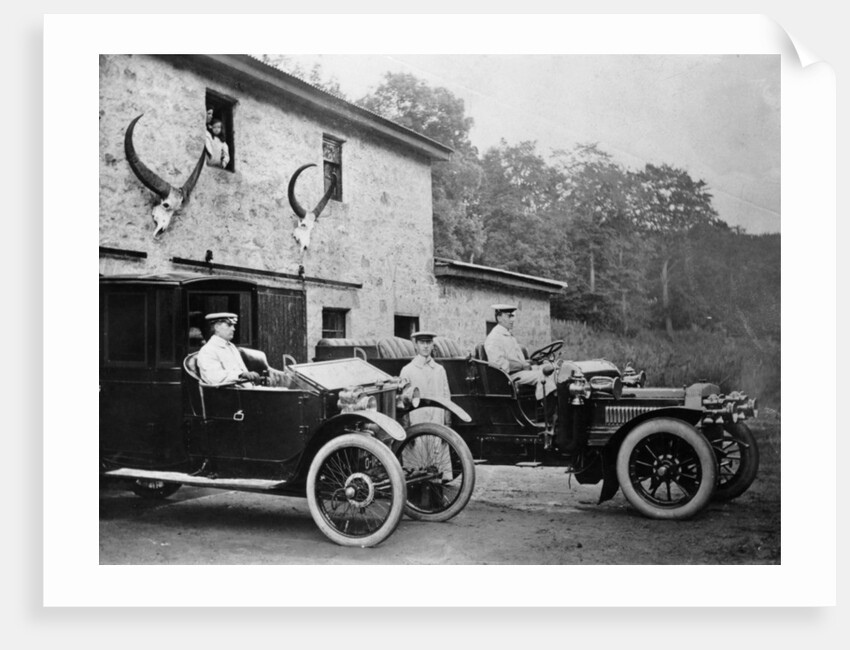 Men with 1905 Lanchester and 1906 Daimler at Fort Augustus, Scotland, 1907 by Unknown