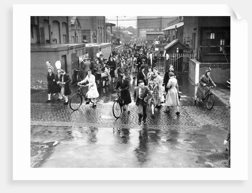 Employees leaving the Rolls-Royce works, Derby, WWII, c1939-c1945 by Unknown