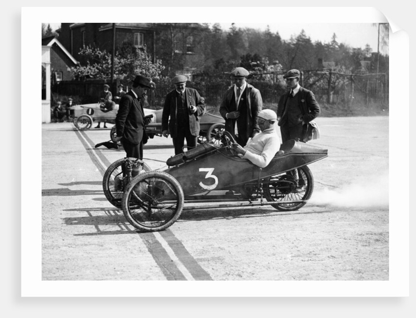 A 1914 Morgan at the starting line of a race by Anonymous