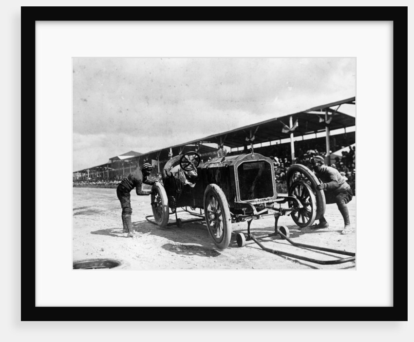Changing the rims on a De Dietrich car, Coppa Florio Race, Italy, 1908 by Unknown