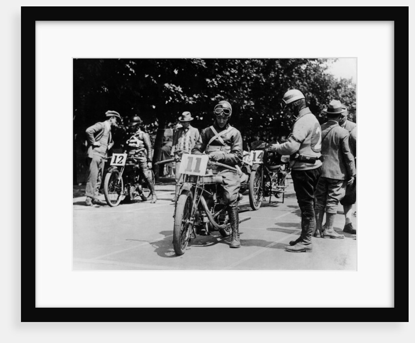 Alec Bennett on a Norton bike, in the Senior TT by Anonymous