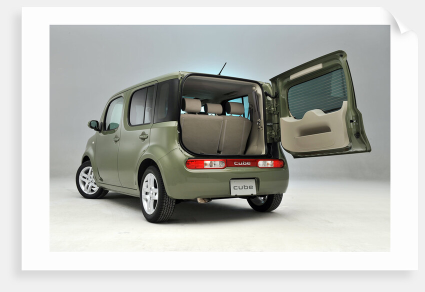 Nissan Cube 2008 by Simon Clay