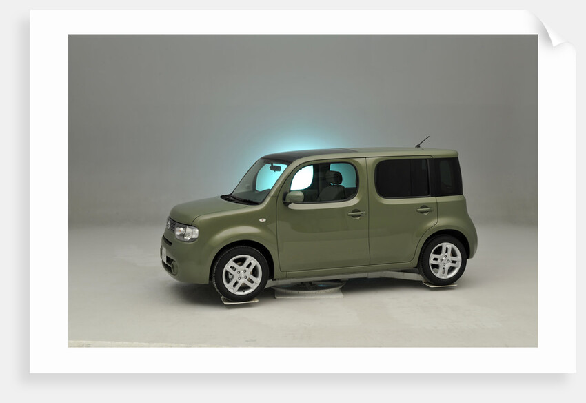 Nissan Cube 2008 by Simon Clay