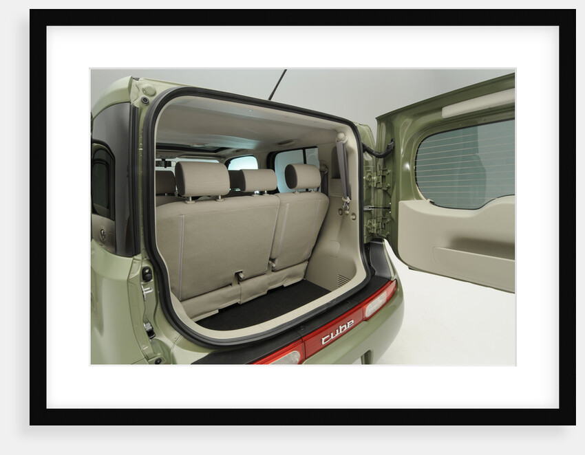 Nissan Cube 2008 by Simon Clay