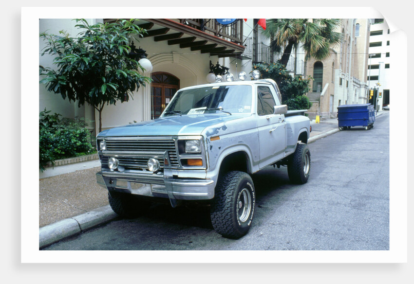 American pick up truck by Unknown