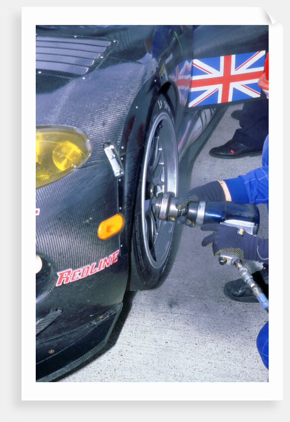 1999 Chrysler Viper,fia gt silverstone 500,wheel gun in pits by Unknown