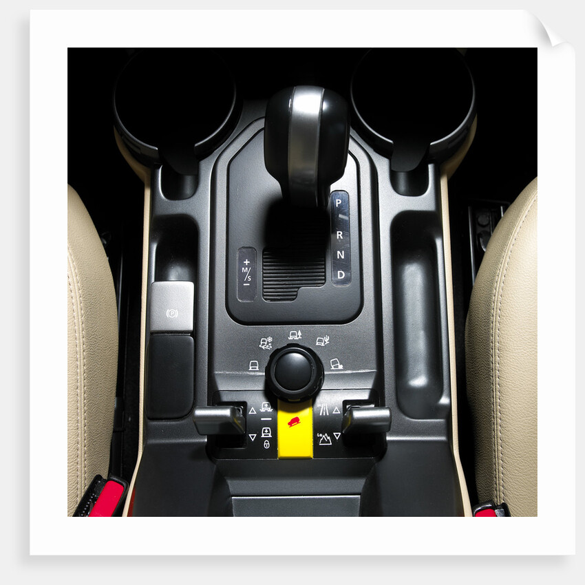 Centre console of a 2004 Landrover Discovery by Unknown