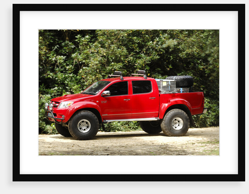 2007 Toyota HiLux Arctic Explorer by Unknown