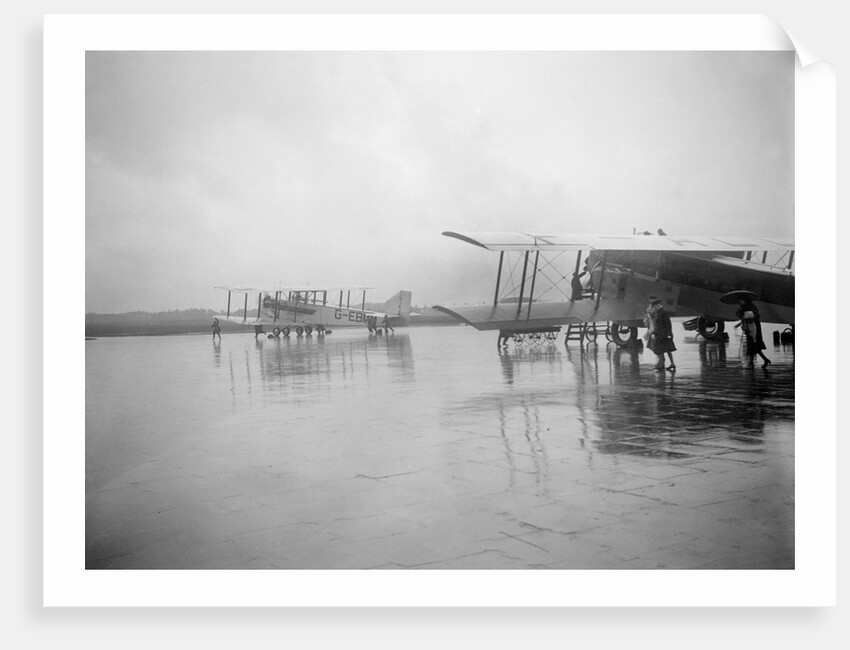 Handley Page W10, Croydon Aerodrome, 25 April 1931 by Bill Brunell