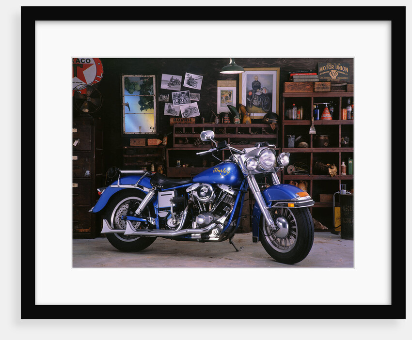 1975 Harley Davidson FLH by Unknown