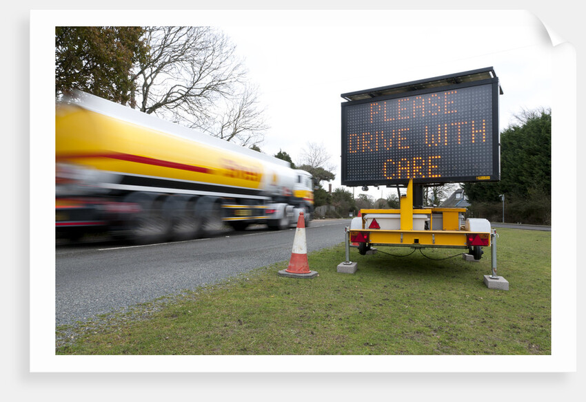 Mobile road matrix sign by Anonymous