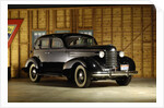 Oldsmobile 1937 by Simon Clay