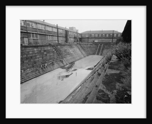 The dry docks in Woolwich Dockyard by unknown