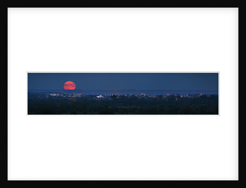 Red Moon rising over Oxford by Andrew Steele