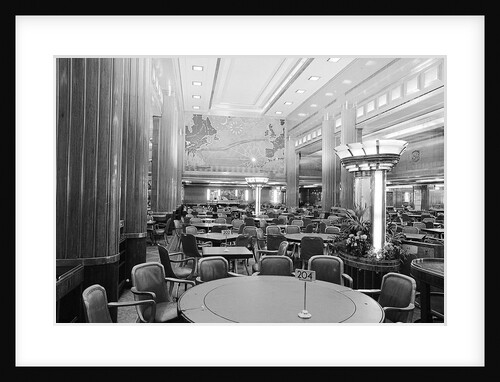 Dining area of the Cunard liner RMS 'Queen Mary' (1936) by unknown