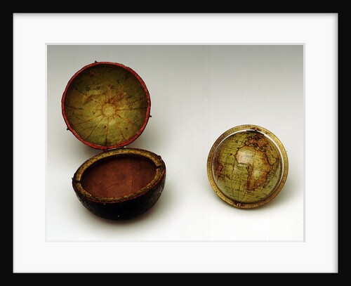 Sphere and case by Newton