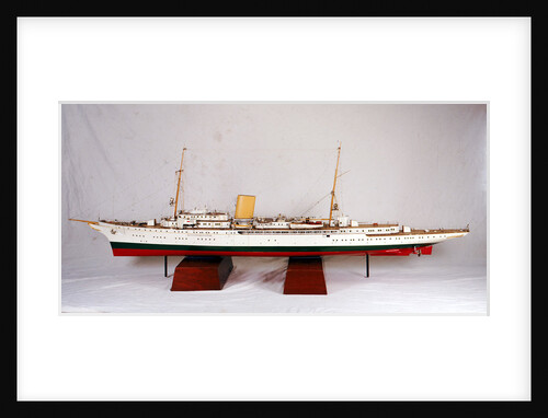 'Grille', port broadside by Unknown