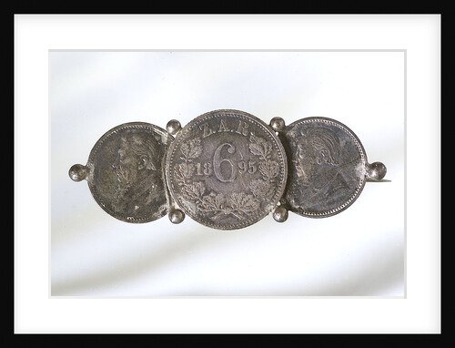 Brooch by unknown