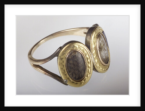 Gold ring by unknown
