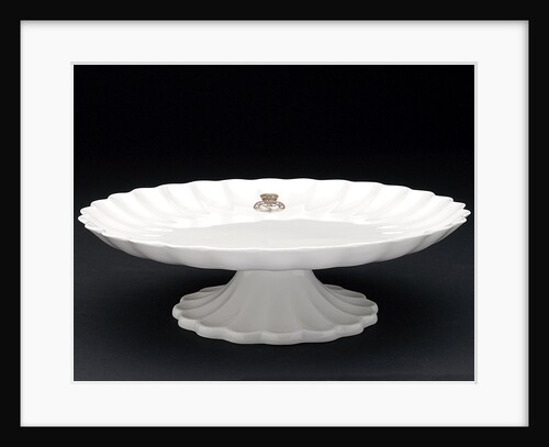 Cake stand by W.T. Copeland & Sons Ltd.