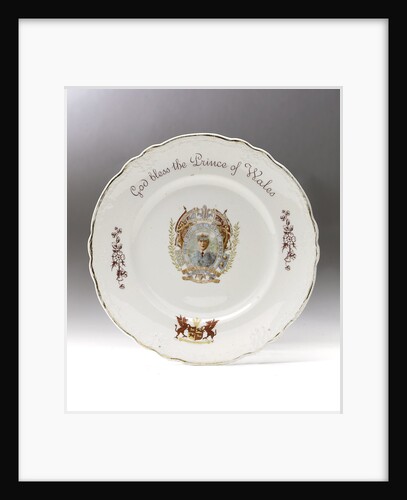 Earthernware plate by unknown