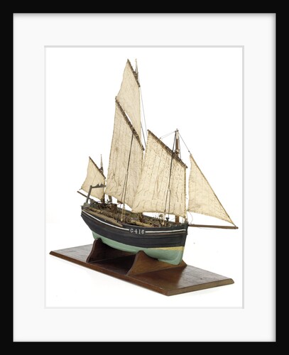 Full hull model, chasse marie, starboard by unknown