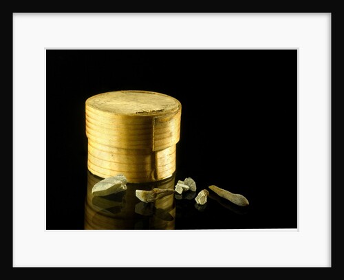 Pill box and nitrate of mercury by unknown