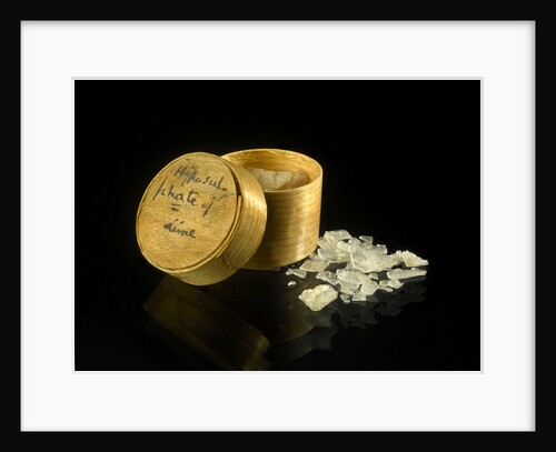 Pill box containing hyposulphite of lime by Unknown