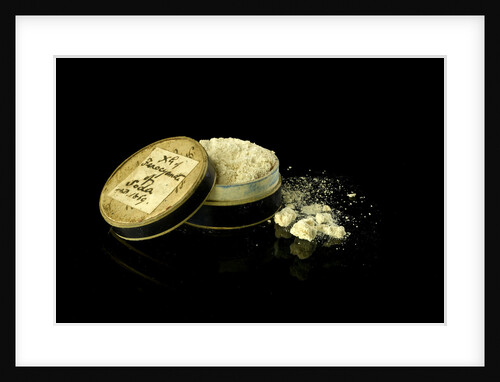 Pill box containing 'X G of  Fenocynate of soda' by unknown