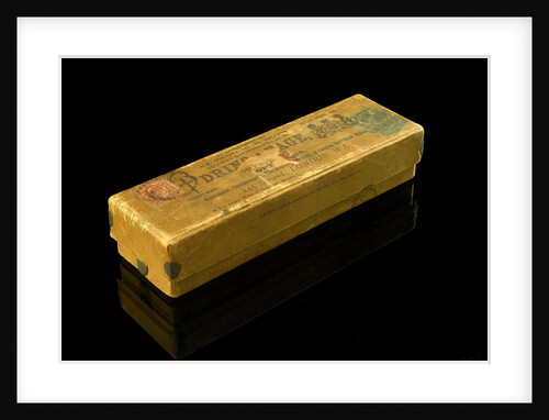 Box which contains prisms and coloured glass by unknown